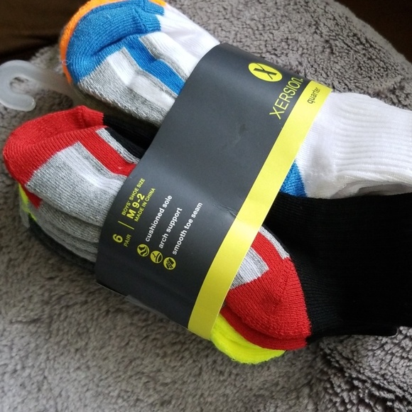 Boy's 6 pack socks fits shoe size 9-2 NEW - Picture 3 of 3